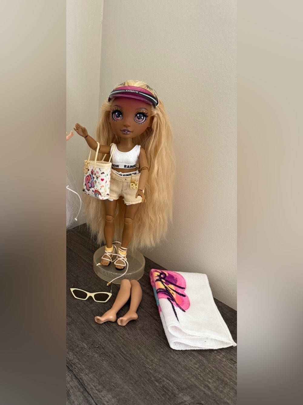 Rainbow High Pacific Coast Harper Dune Doll Bundle